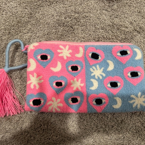 Le Pom Pom PINK & BLUE HEARTS CLUTCH - Picture 3 of 7